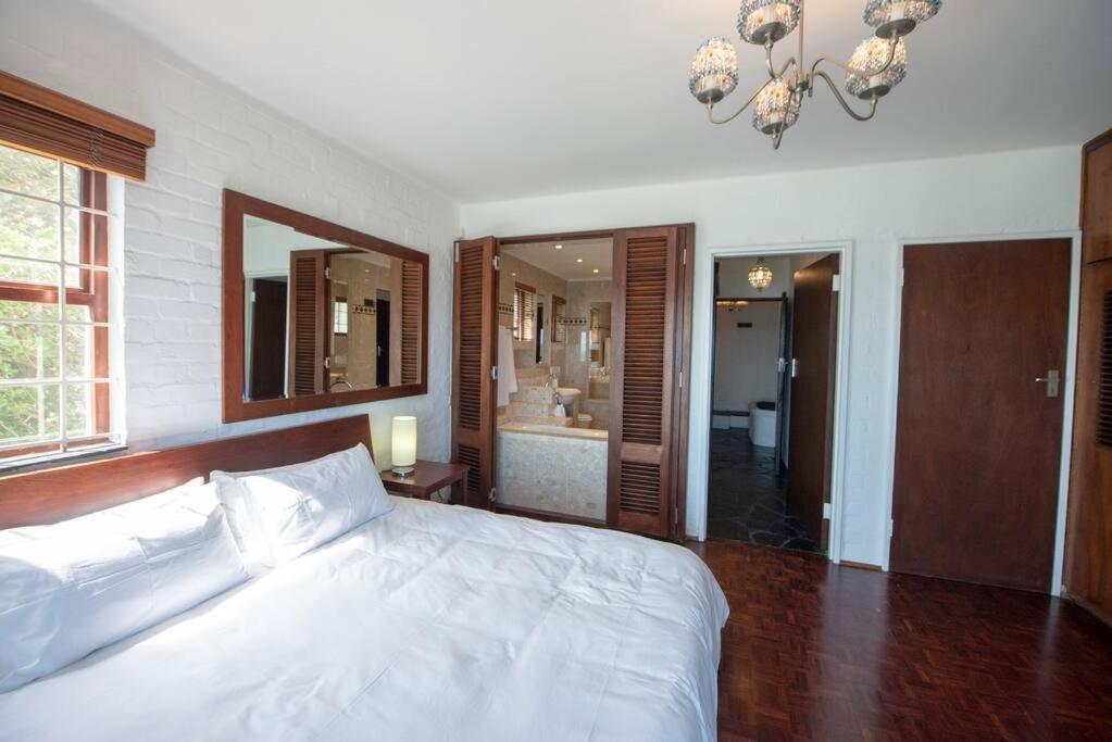 Bantry Bay With Atlantic Ocean Views *